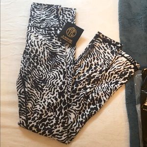TYC Full length patterned athletic leggings